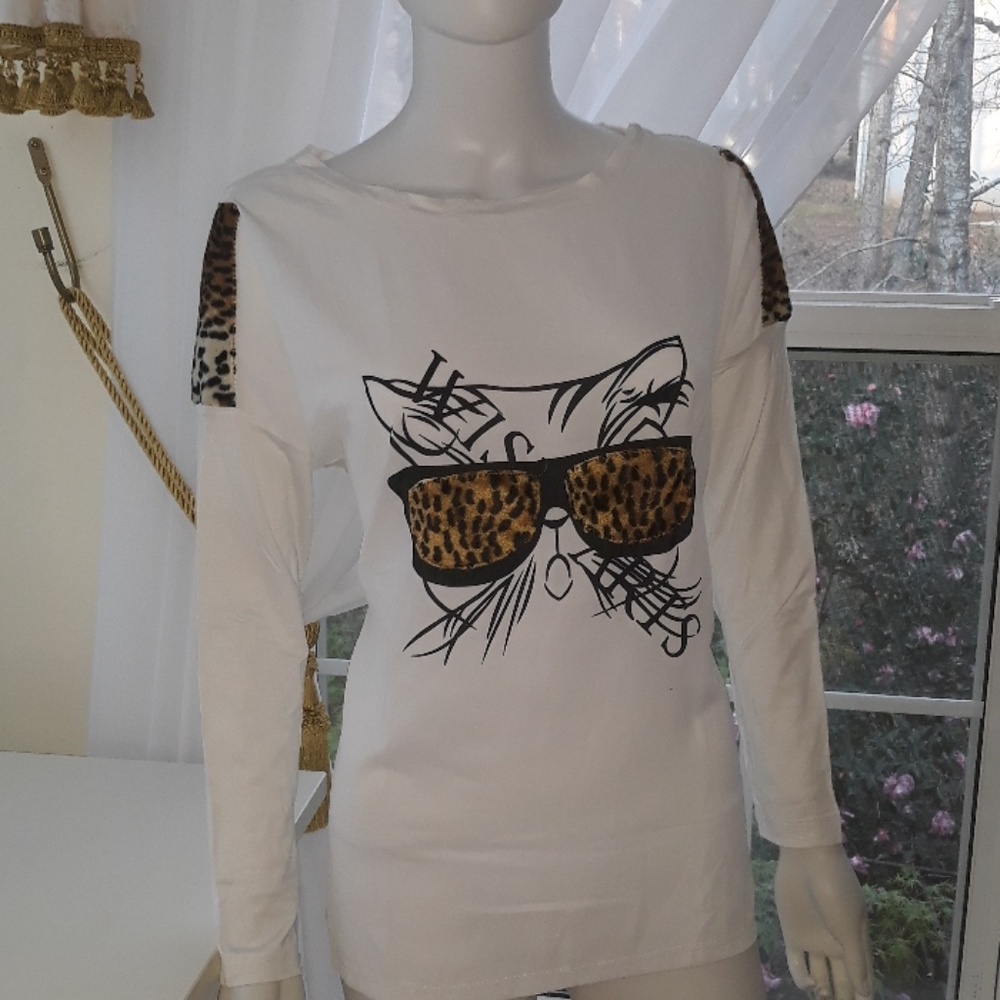 Top tiger embellishment